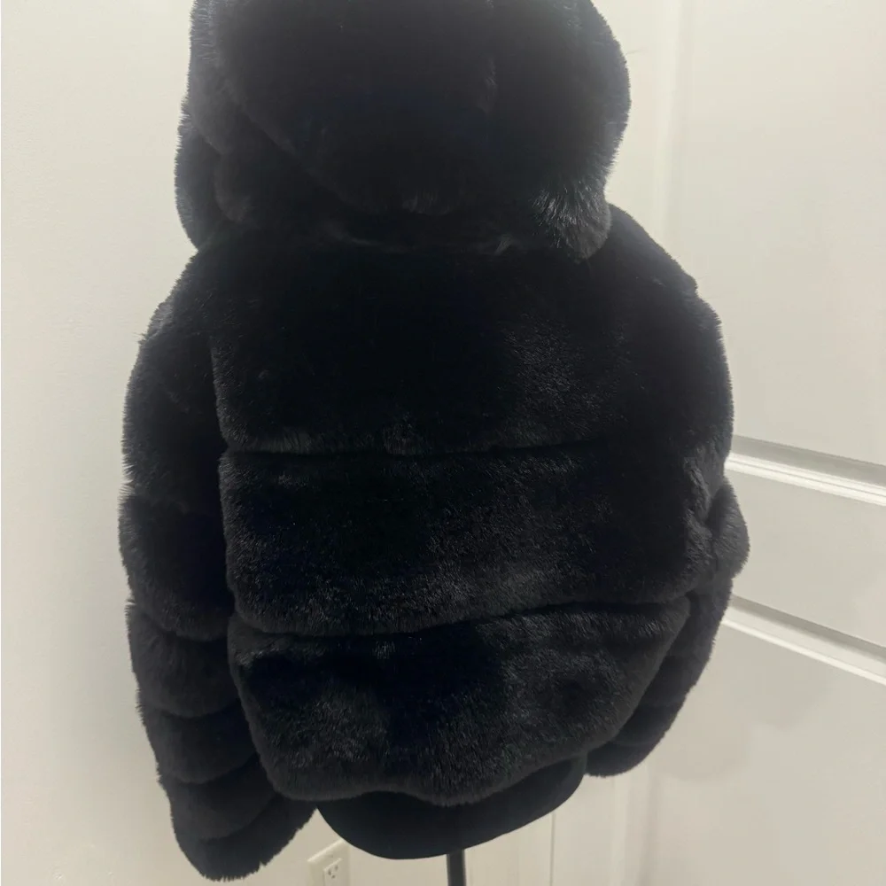 Elegant Black Faux Fur Cape Jacket XL SOLD - Picture 2 of 4